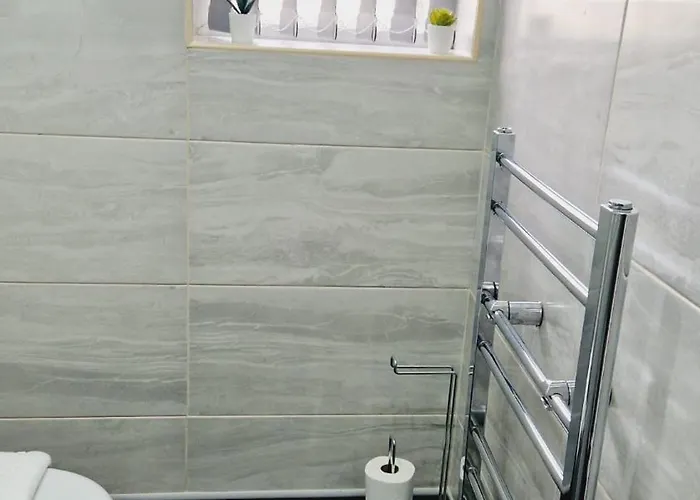 Kelso * Leeds (West Yorkshire)