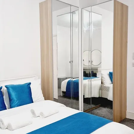 Kelso * Leeds (West Yorkshire)